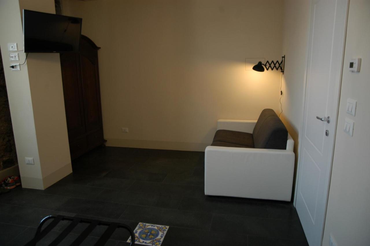 Castello D'Alcontres Guest House 3 Stelle Ницца ди Сицилия Экстерьер фото