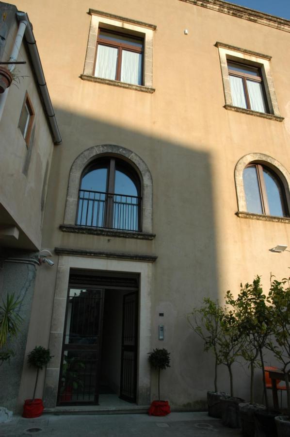 Castello D'Alcontres Guest House 3 Stelle Ницца ди Сицилия Экстерьер фото